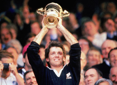lift-webb-ellis-cup