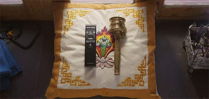 瑞典三星营销活动,邀请你到喜马拉雅山安静的看电视